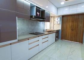 Modular-Kitchen-Design-with-Acrylic-Finish-15