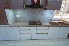 Modular-Kitchen-Design-with-Acrylic-Finish-12