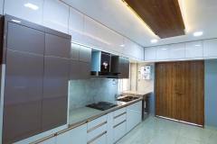Modular-Kitchen-Design-with-Acrylic-Finish-14