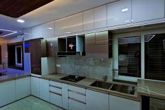 Modular-Kitchen-Design-with-Acrylic-Finish-2